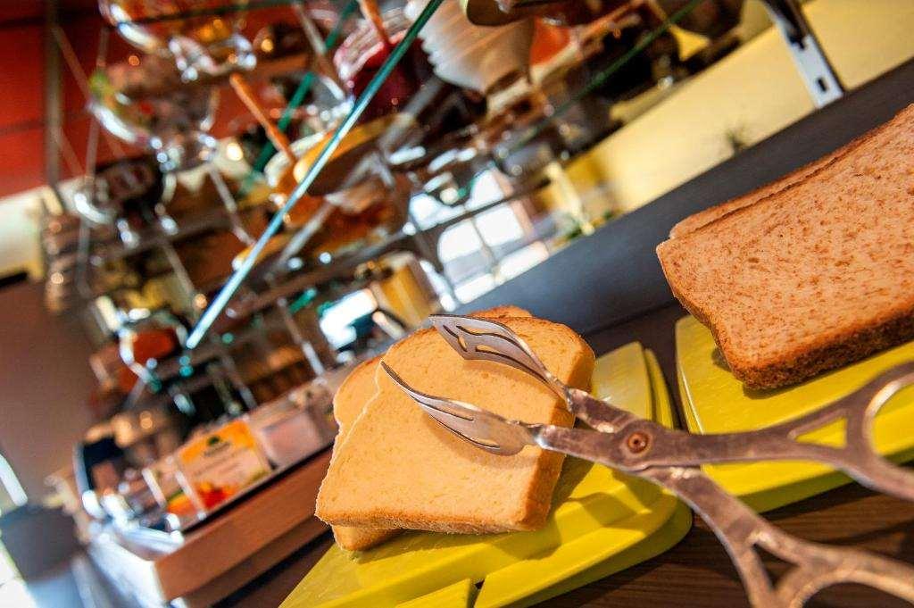 Brit Hotel Confort Villeneuve Sur Lot Bias  Restoran fotoğraf